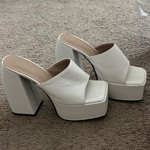 WHITE PLATFORM MULES
